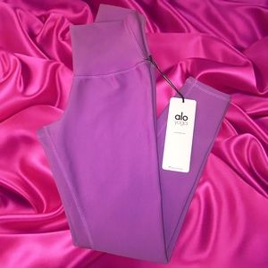 ALO airlift leggings & bra tank in electric violet